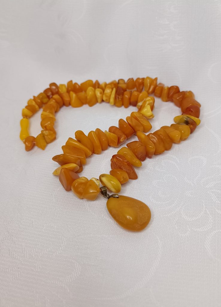 Бусы винтажные из натурального янтаря с подвеской