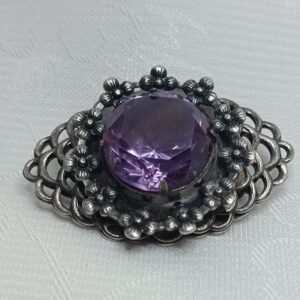 Брошь с аметистовым стеклом, серебрение