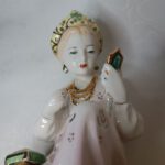 Статуэтка фарфоровая "Малахитовая шкатулка" ("Танюшка и тятино подаренье"), автор О.М.Богданова, Ленинградский завод фарфоровых изделий (ЛЗФИ), 1956 1967гг.