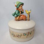 Музыкальная шкатулка "Мальчик с канарейкой", m.i. hummel, фарфор, роспись, goebel, Германия, 1995г.