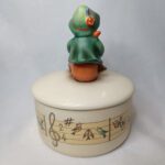 Музыкальная шкатулка "Мальчик с канарейкой", m.i. hummel, фарфор, роспись, goebel, Германия, 1995г.