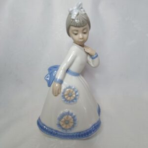 Статуэтка "Юная кокетка", фарфор, роспись, zaphir, Испания