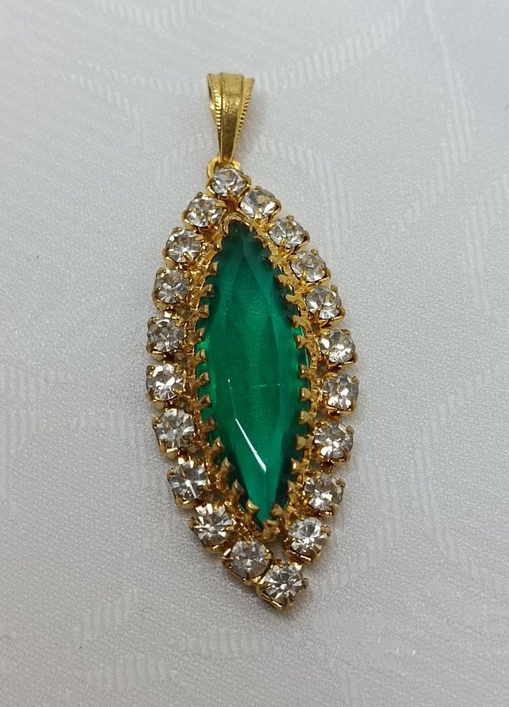 Винтажный кулон, изумрудное стекло, металл, Чехословакия, 1980 е