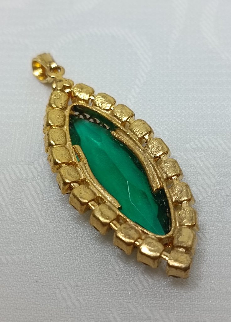 Винтажный кулон, изумрудное стекло, металл, Чехословакия, 1980 е