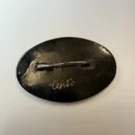 Брошь с цветочным декором