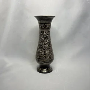 Ваза в восточном стиле, украшенная растительным декором и павлинами, латунь, гравировка, Индия, 1970 1990 гг