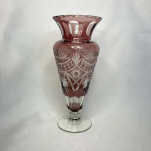 Ваза марганцевого оттенка, двухслойное стекло, алмазная грань, времён СССР.