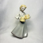 Статуэтка "Девушка с пивными кружками", Рижский ФФЗ