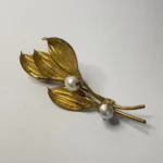 Винтажная брошь с жемчугом