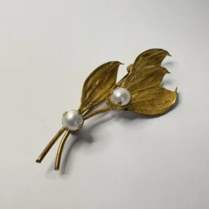 Винтажная брошь с жемчугом